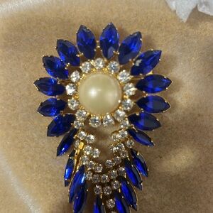 Vintage brooch jewlery